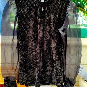 Nice blouse for a women.